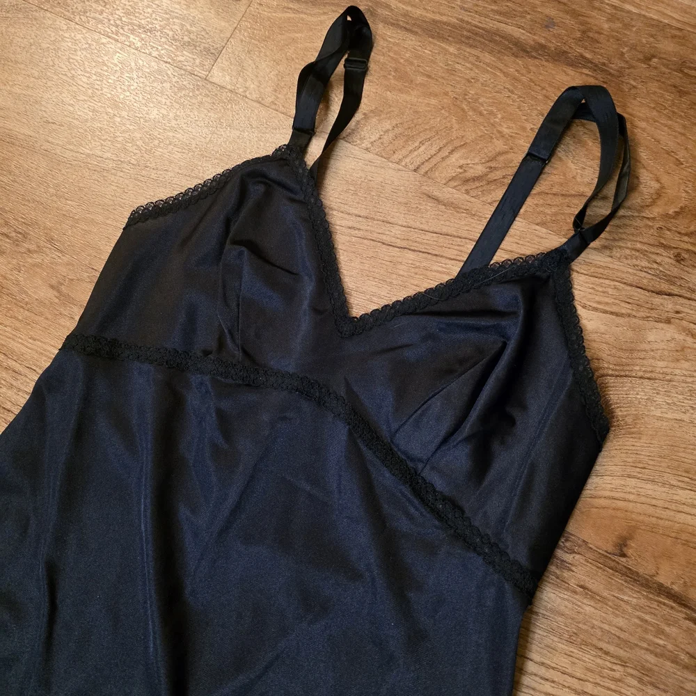 Vintage Lorraine Sleeveless Satin Slip - Picture 2 of 10